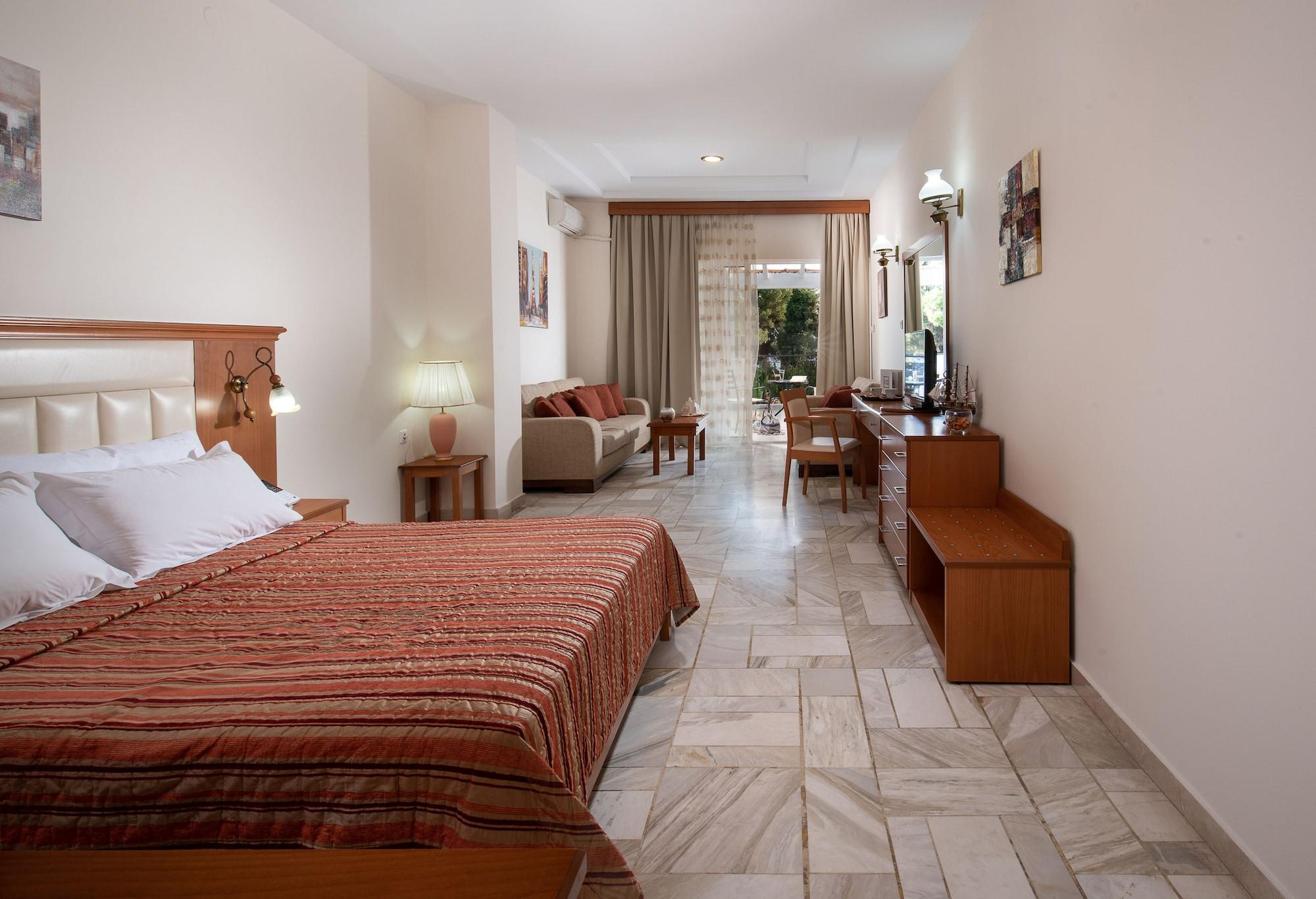 Porfi Hotel 3*