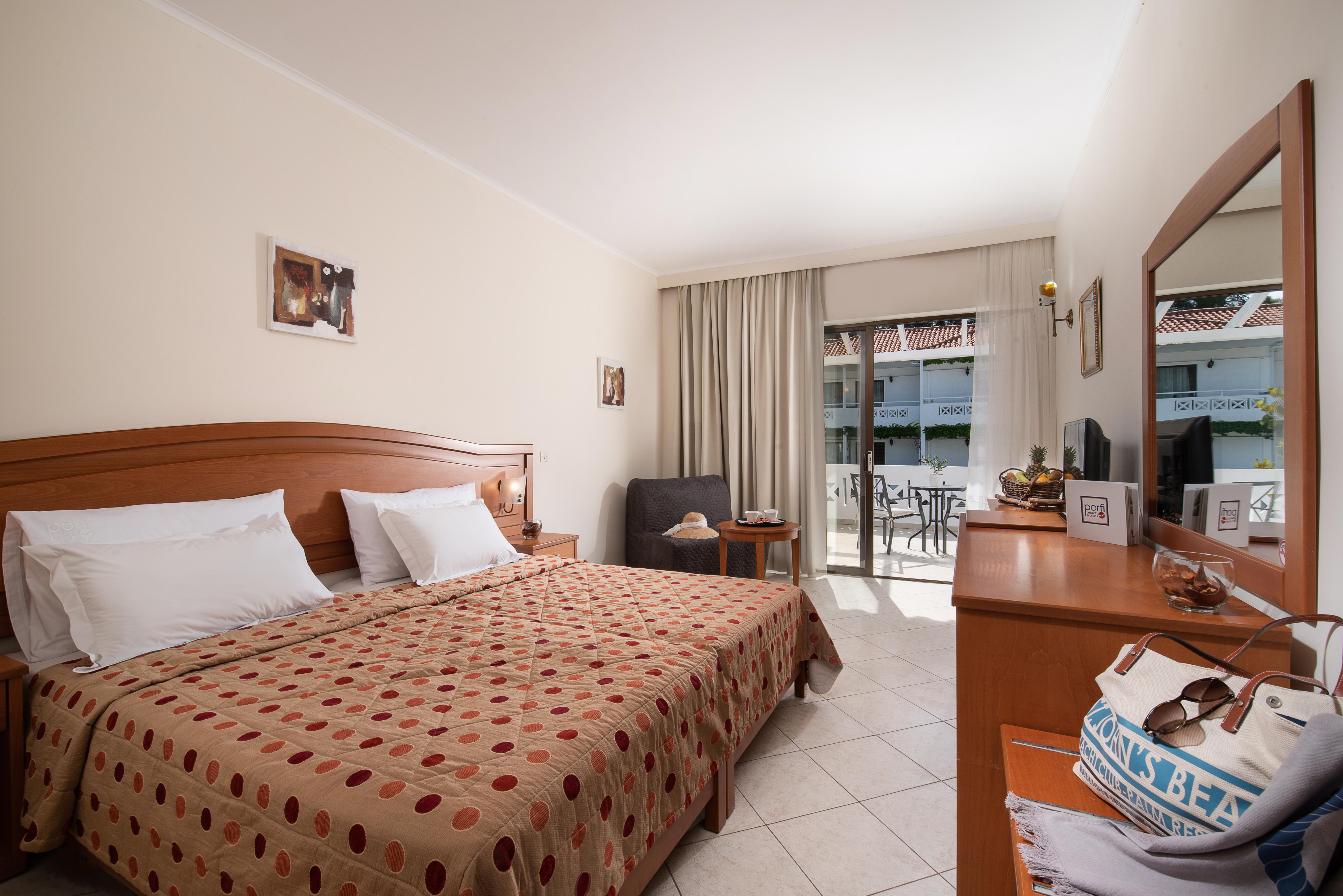 Porfi Hotel 3*
