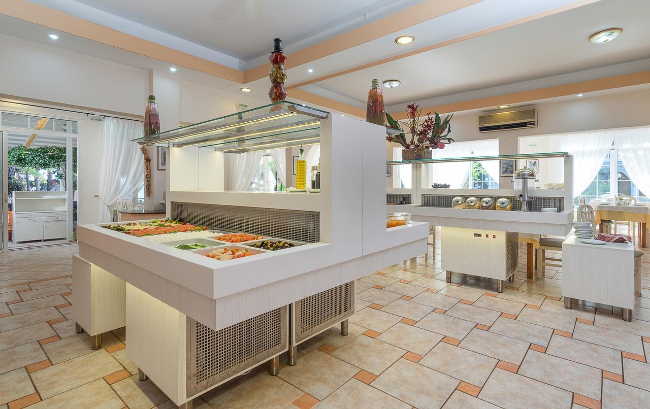 Hotel Porfi 3*