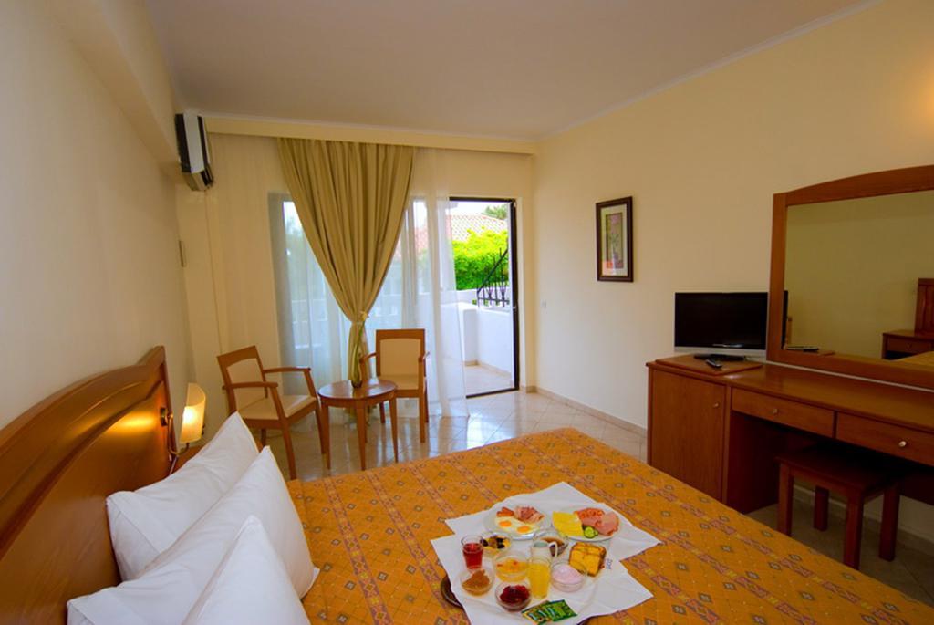 Porfi Hotel 3*